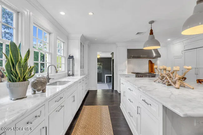 12 Red Oak Drive Spring Lake, NJ 07762