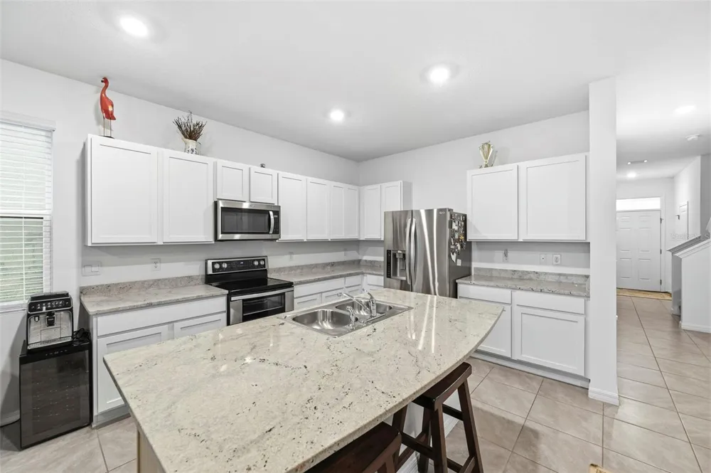 369 MANGROVE SHADE CIRCLE Apollo Beach, FL 33572