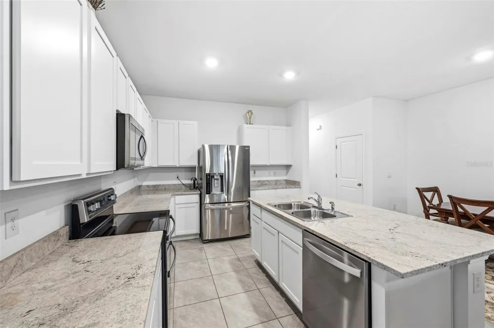 369 MANGROVE SHADE CIRCLE Apollo Beach, FL 33572