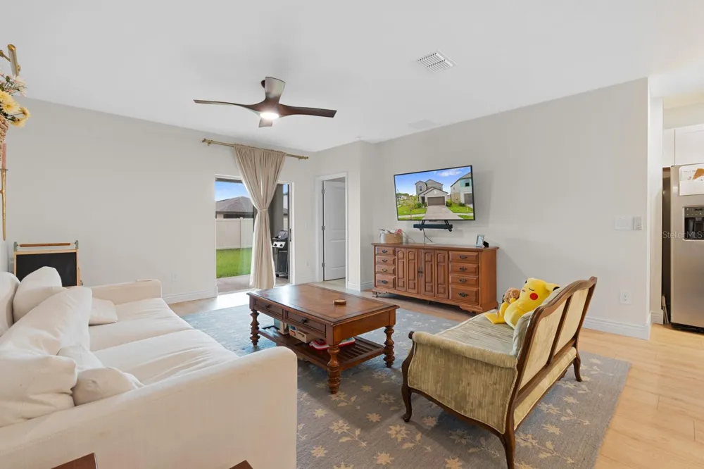 9520 RUNAWAY BREEZE Land O Lakes, FL 34637