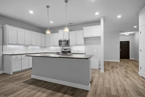 2304 Mockingbird Court