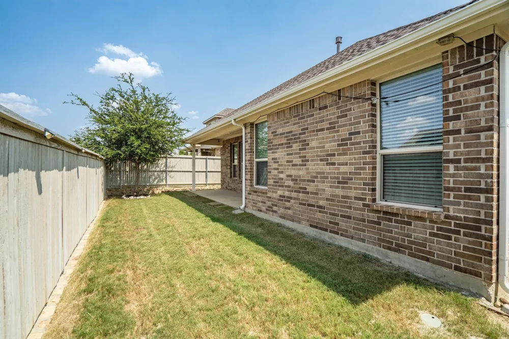 2304 Mockingbird Court Northlake, TX 76247