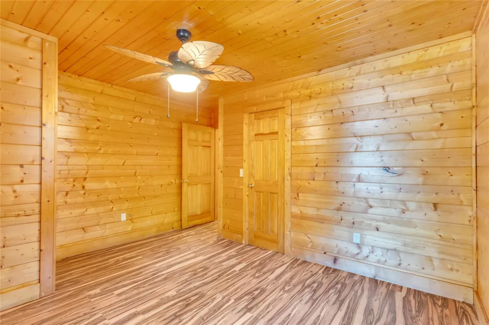 209 Laguna Point Hemphill, TX 75948