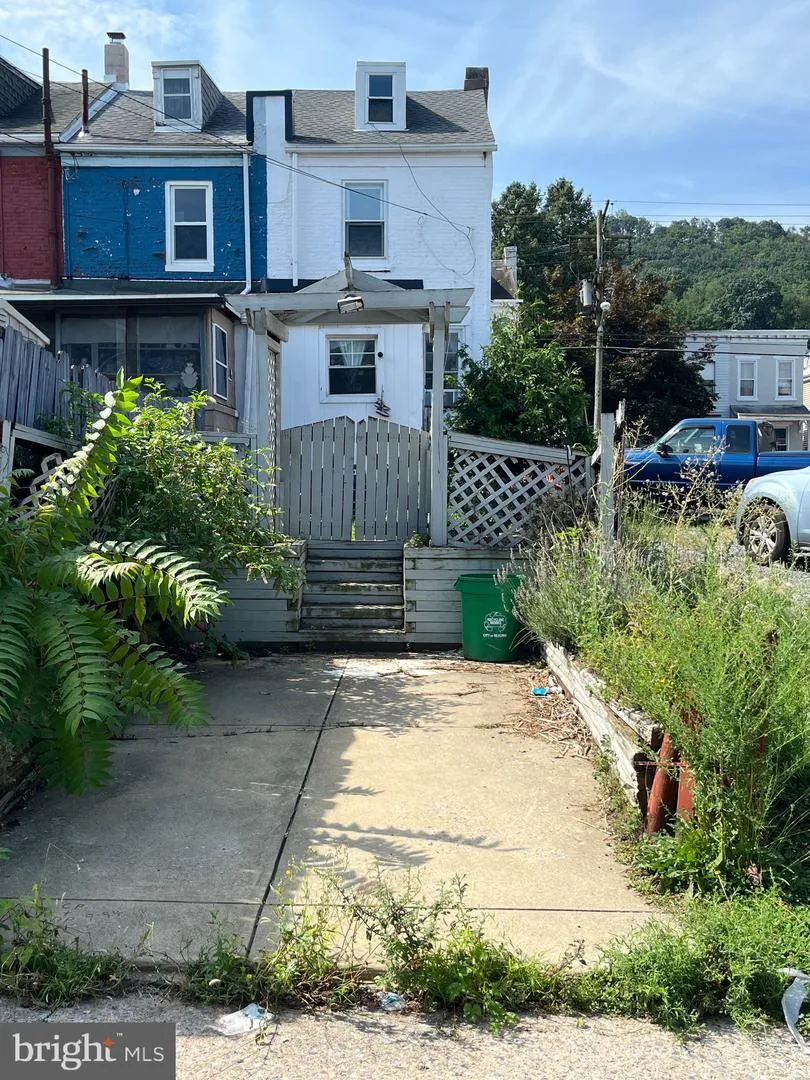 1429 COTTON Reading, PA 19602