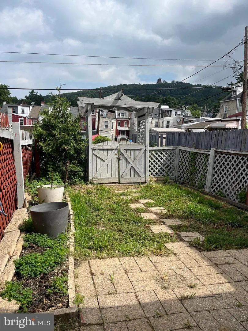 1429 COTTON Reading, PA 19602