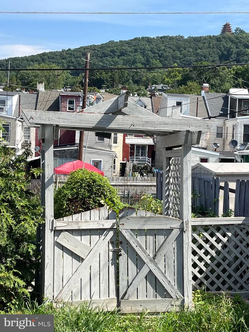 1429 COTTON Reading, PA 19602