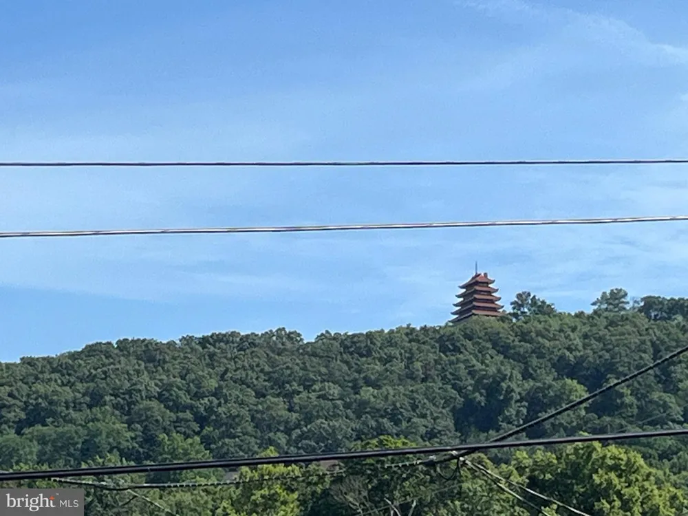 1429 COTTON Reading, PA 19602