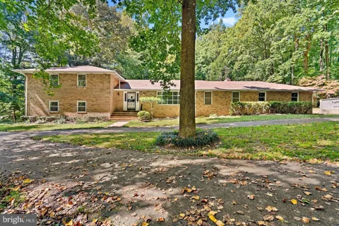 9409 CROOM ACRES