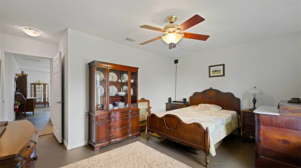 5 Providence Road Calvert, TX 77837