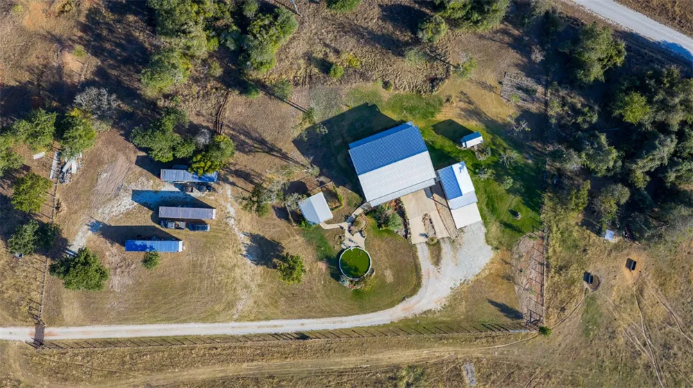 5 Providence Road Calvert, TX 77837