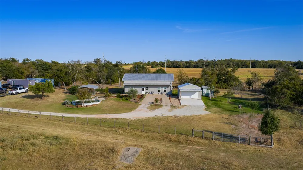 5 Providence Road Calvert, TX 77837