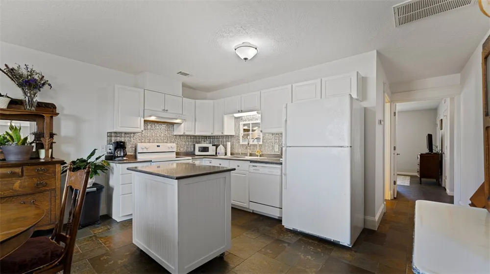 5 Providence Road Calvert, TX 77837