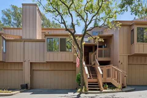 12 Elegant Tern Road