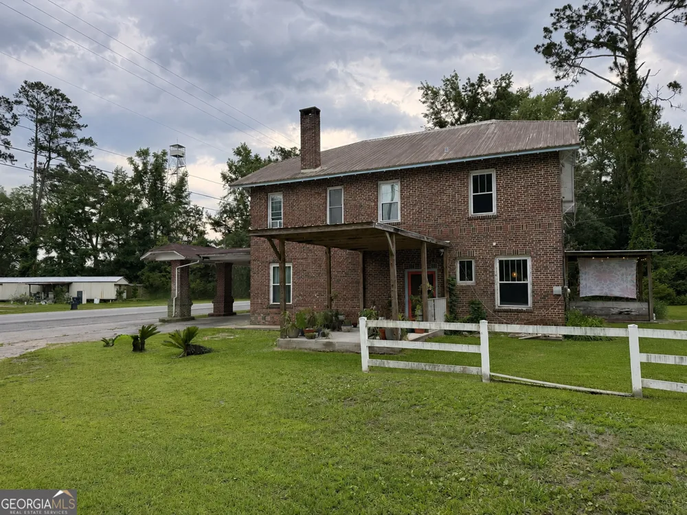 12561 Us Highway 17 Woodbine, GA 31569
