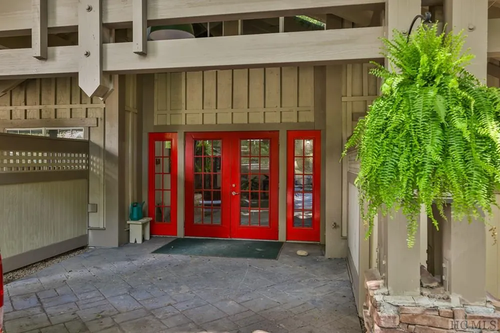 84 Clubhouse Trail #101 Highlands, NC 28741
