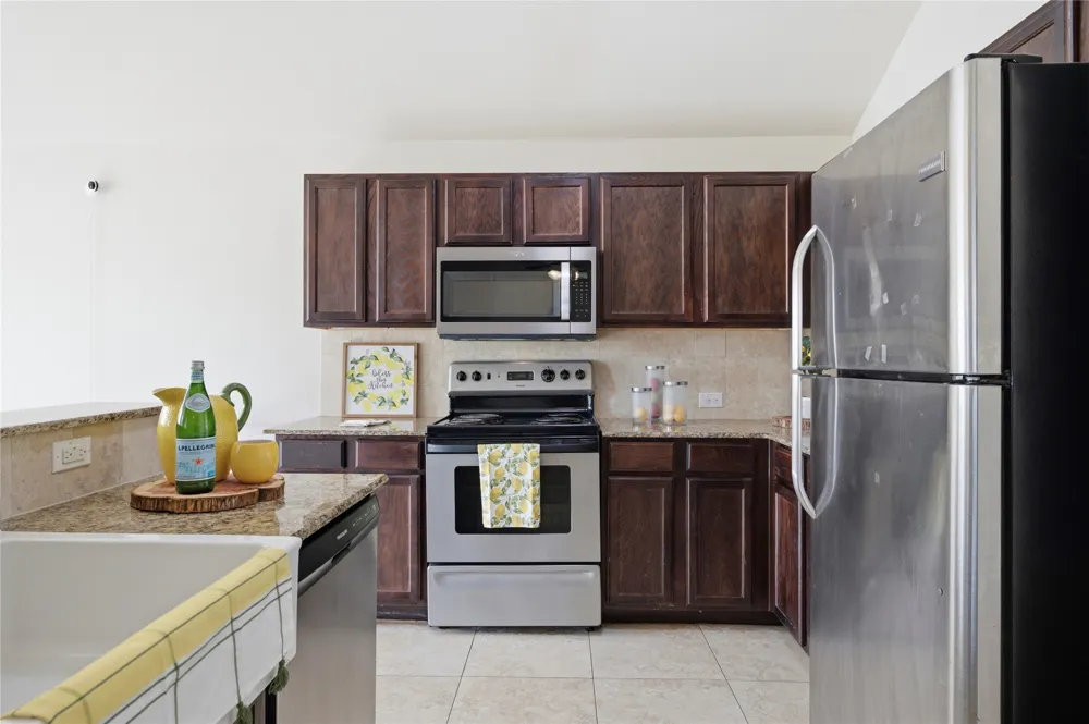 1003 Lakeshore Boulevard Oak Point, TX 75068