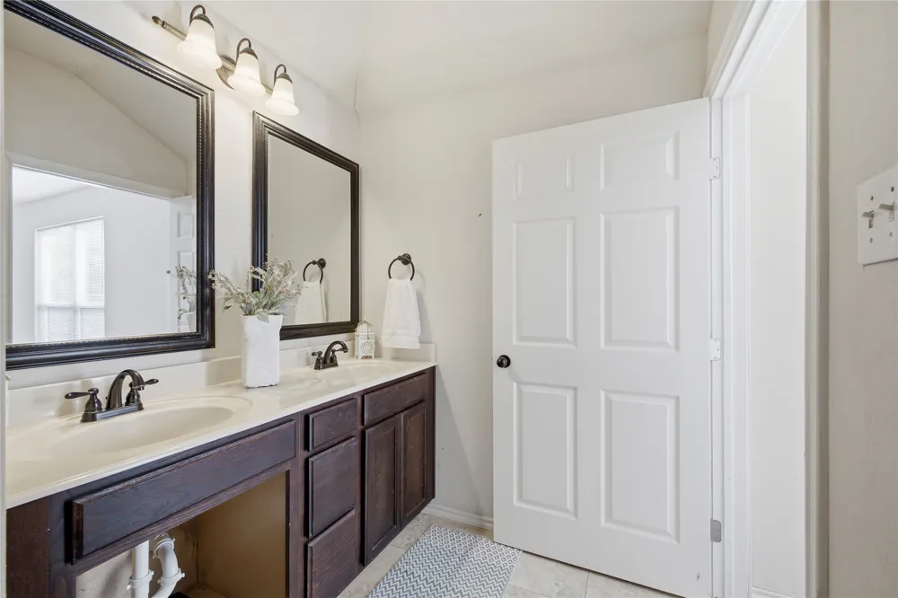 1003 Lakeshore Boulevard Oak Point, TX 75068