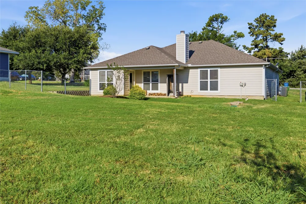 1003 Lakeshore Boulevard Oak Point, TX 75068
