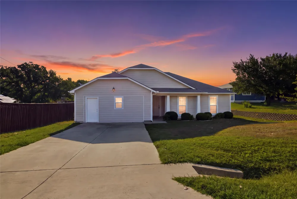 1003 Lakeshore Boulevard Oak Point, TX 75068