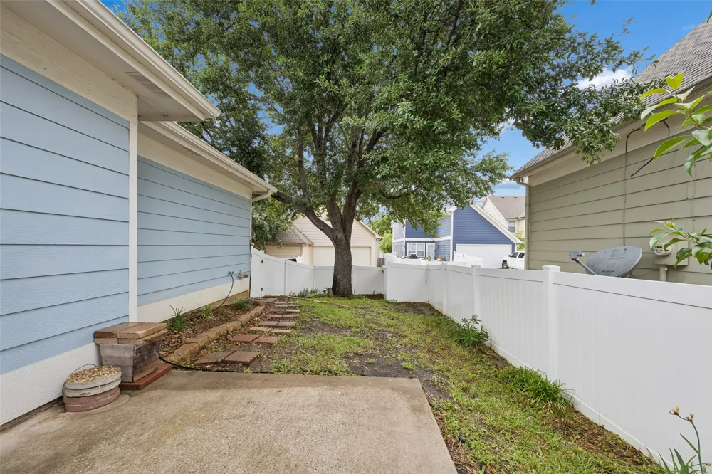 1317 Live Oak Lane Savannah, TX 76227