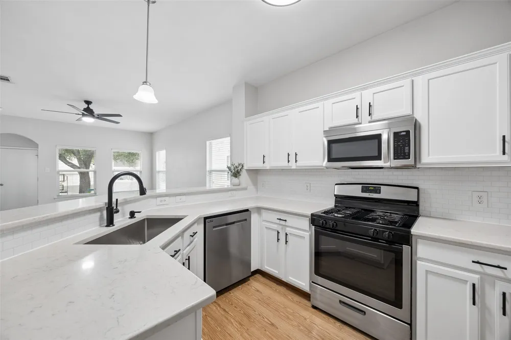 1317 Live Oak Lane Savannah, TX 76227