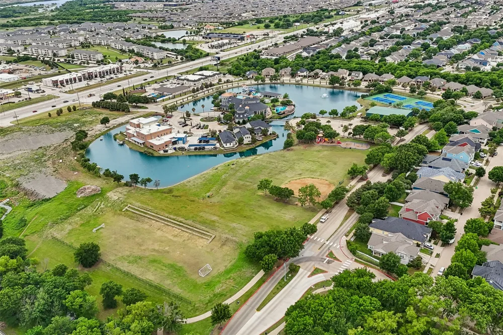 1317 Live Oak Lane Savannah, TX 76227