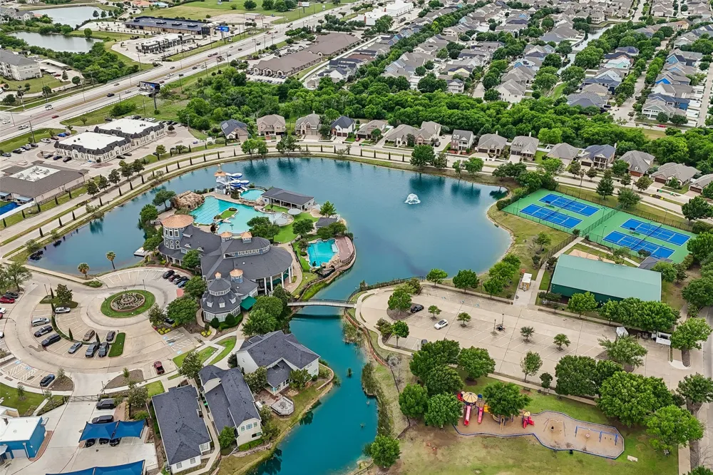 1317 Live Oak Lane Savannah, TX 76227