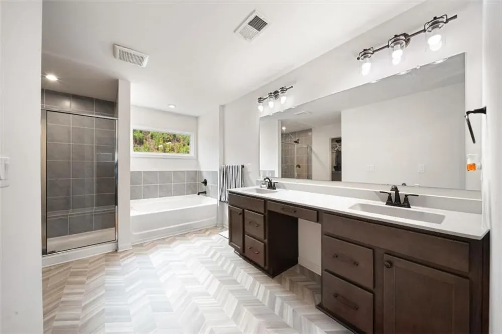 8085 Brewton Bend Ball Ground, GA 30107