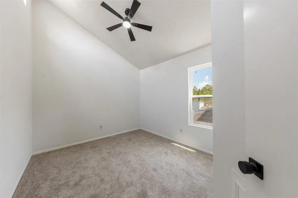 26608 Quail Court Huntsville, TX 77320