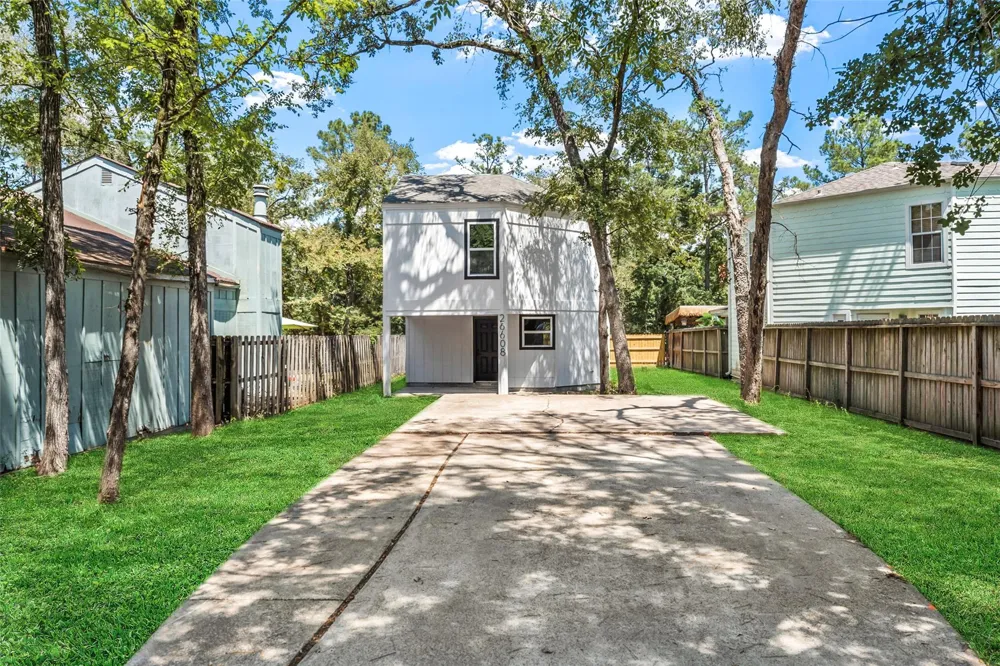 26608 Quail Court Huntsville, TX 77320