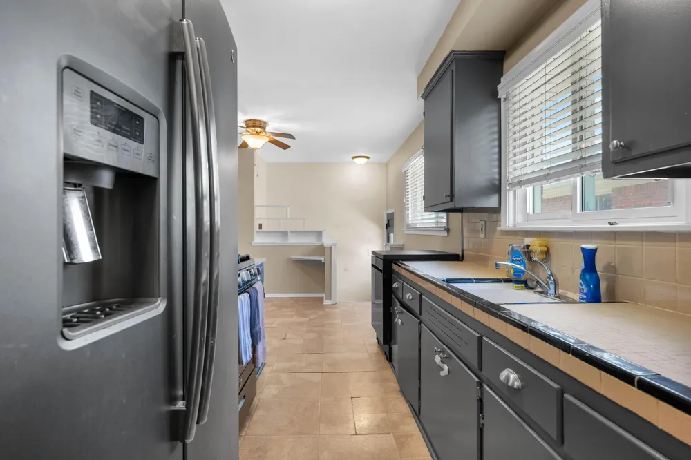 8299 Nightingale Street Dearborn Heights, MI 48127