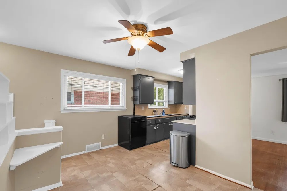 8299 Nightingale Street Dearborn Heights, MI 48127