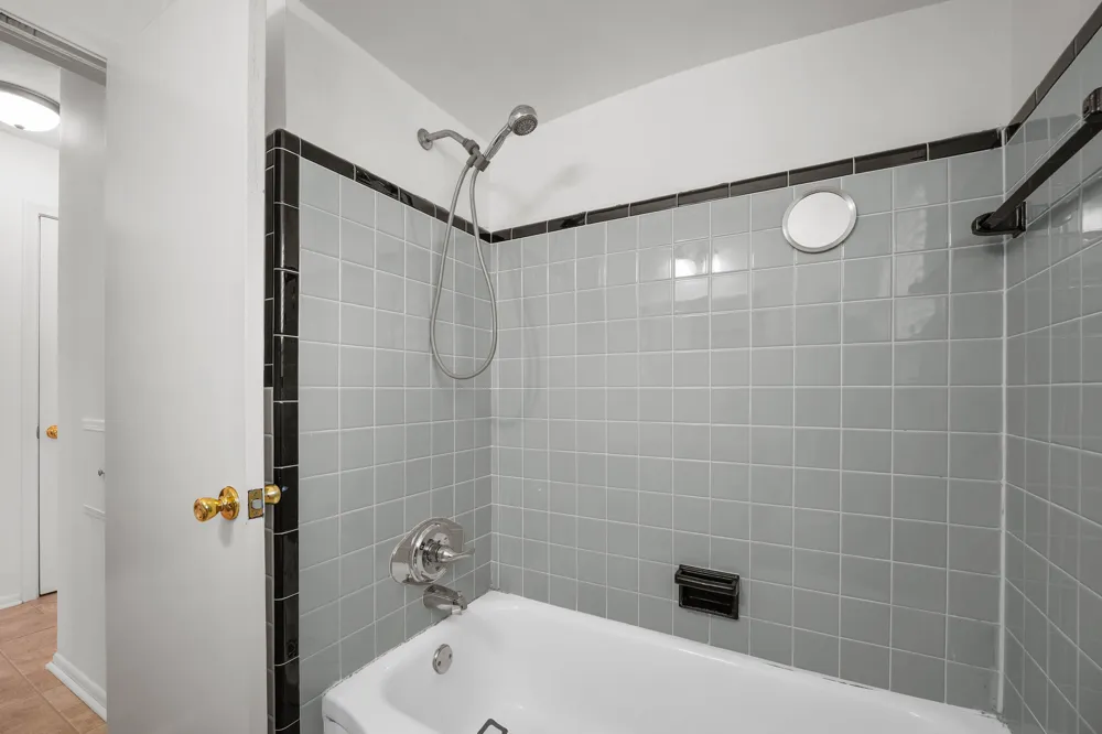 8299 Nightingale Street Dearborn Heights, MI 48127