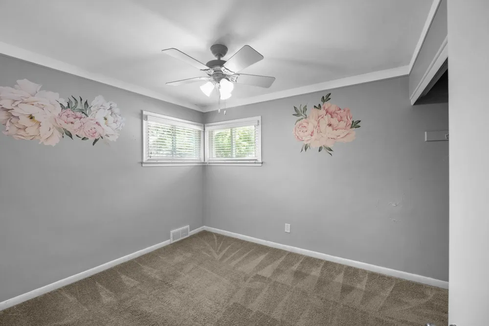 8299 Nightingale Street Dearborn Heights, MI 48127