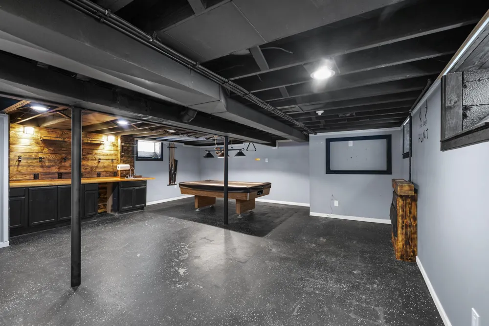 8299 Nightingale Street Dearborn Heights, MI 48127