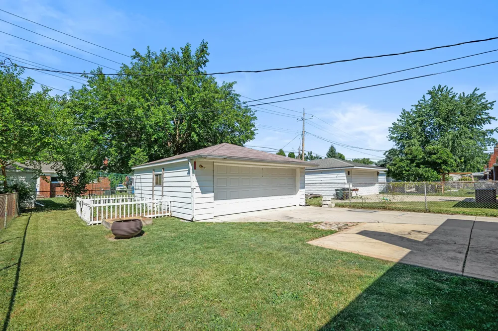 8299 Nightingale Street Dearborn Heights, MI 48127