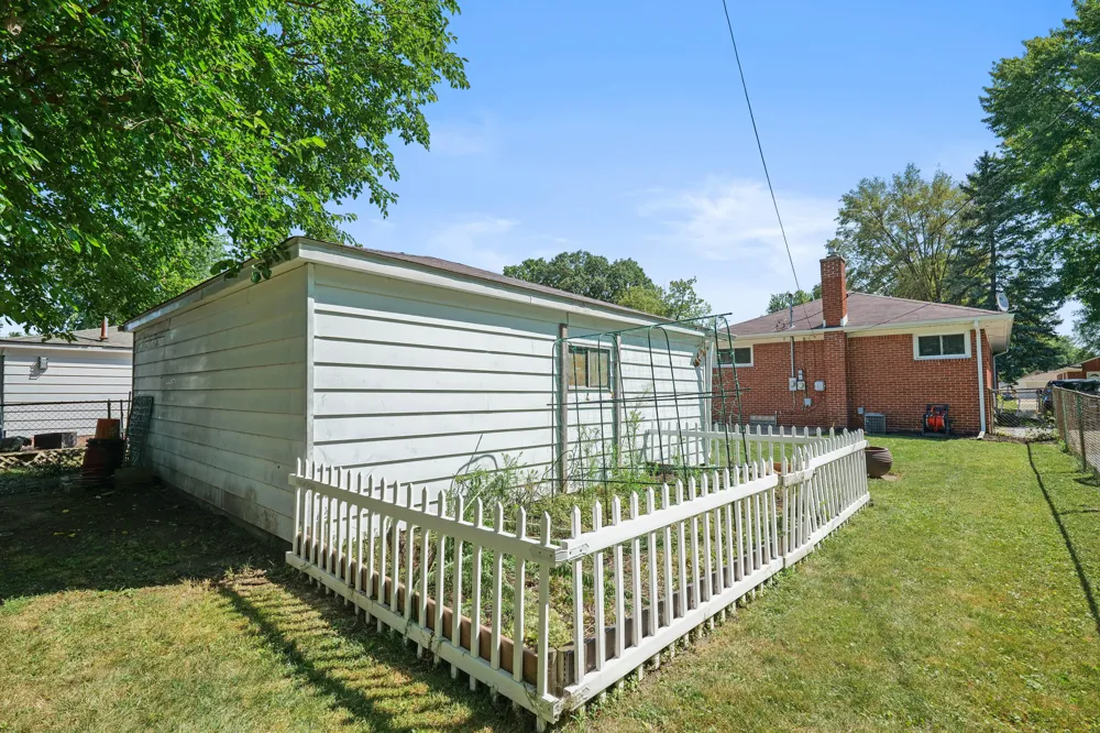 8299 Nightingale Street Dearborn Heights, MI 48127