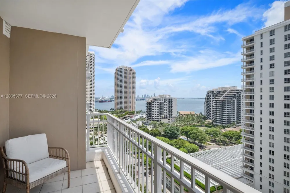 801 Brickell Key Blvd #1805 Miami, FL 33131