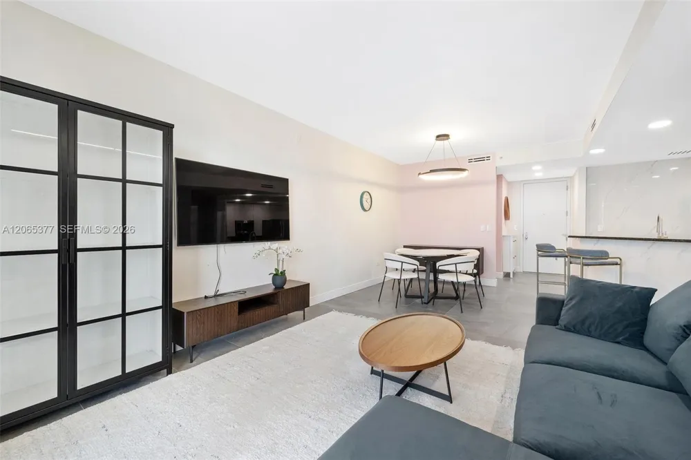 801 Brickell Key Blvd #1805 Miami, FL 33131