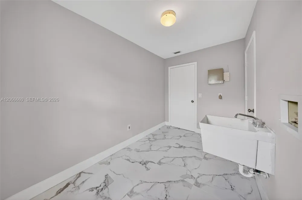 1417 Everest PKWY Cape Coral, FL 33904