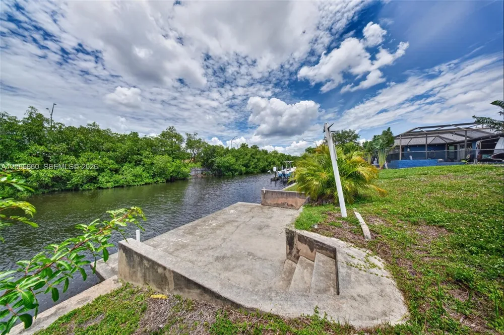 1417 Everest PKWY Cape Coral, FL 33904