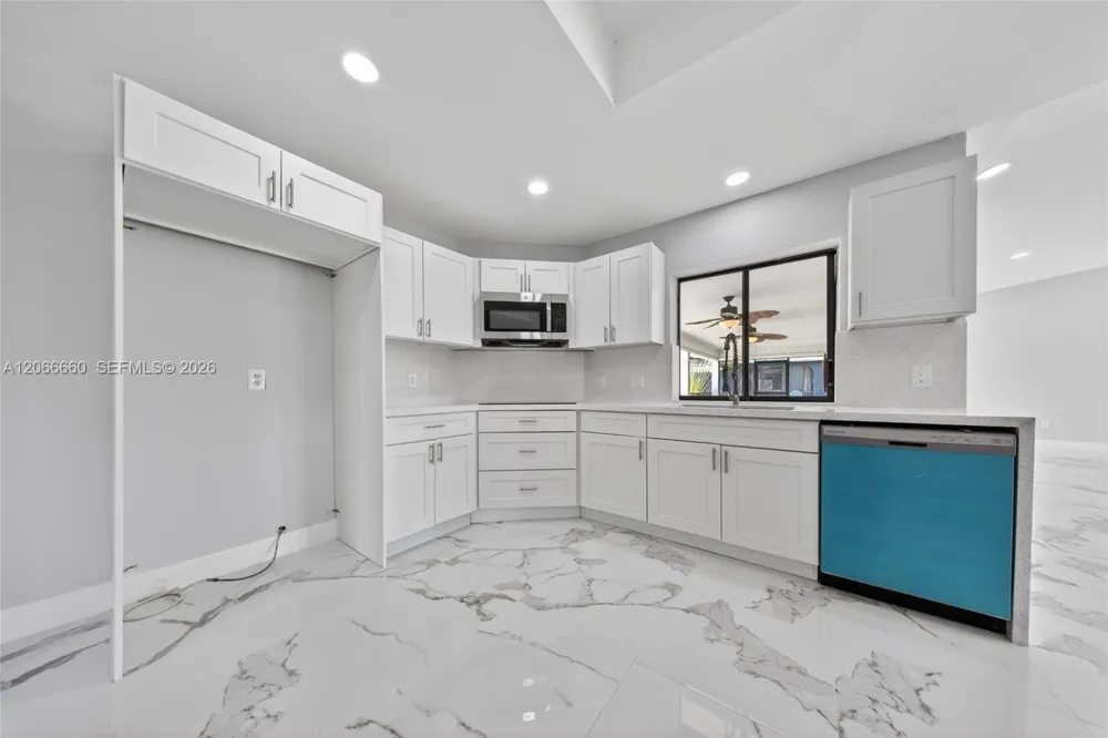 1417 Everest PKWY Cape Coral, FL 33904
