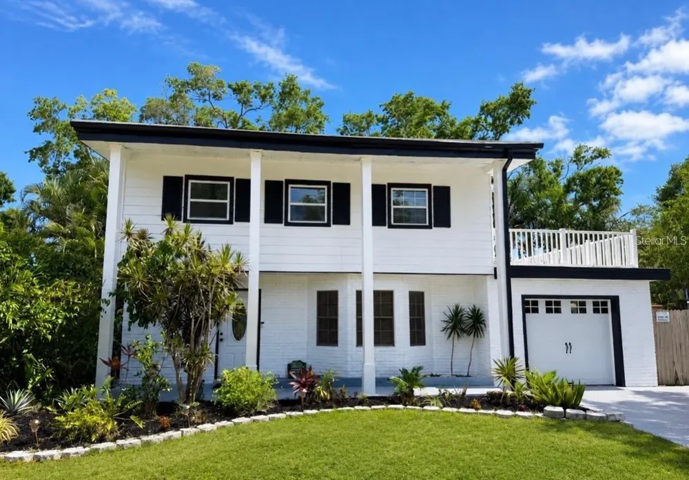 8424 STILLBROOK AVENUE Tampa, FL 33615