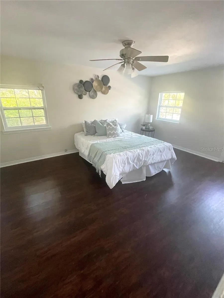 8424 STILLBROOK AVENUE Tampa, FL 33615