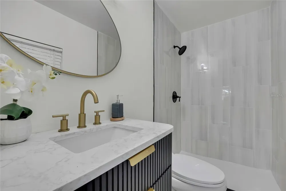 8424 STILLBROOK AVENUE Tampa, FL 33615