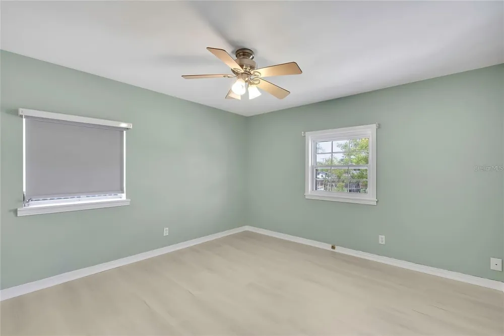 8424 STILLBROOK AVENUE Tampa, FL 33615