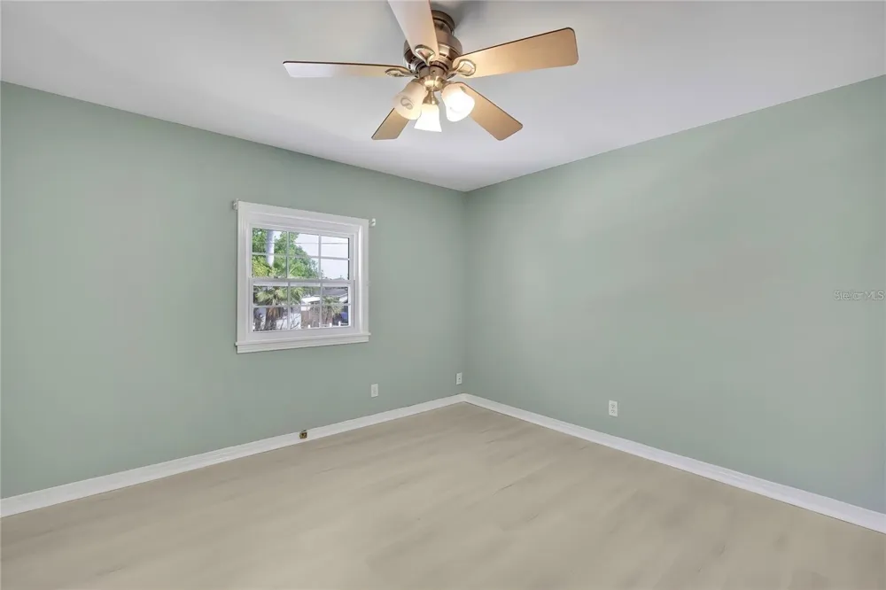 8424 STILLBROOK AVENUE Tampa, FL 33615