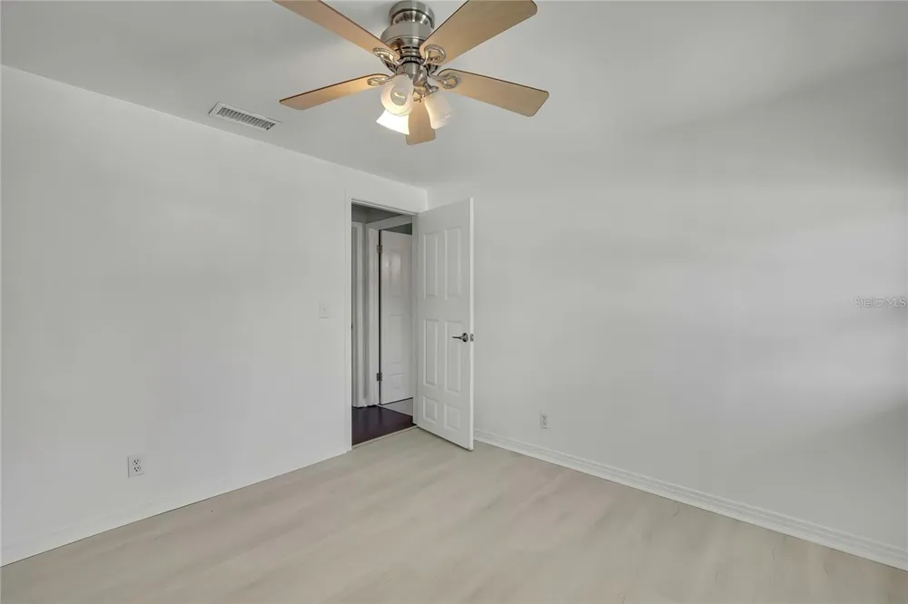 8424 STILLBROOK AVENUE Tampa, FL 33615