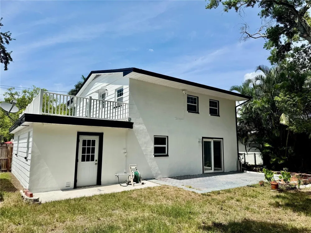 8424 STILLBROOK AVENUE Tampa, FL 33615