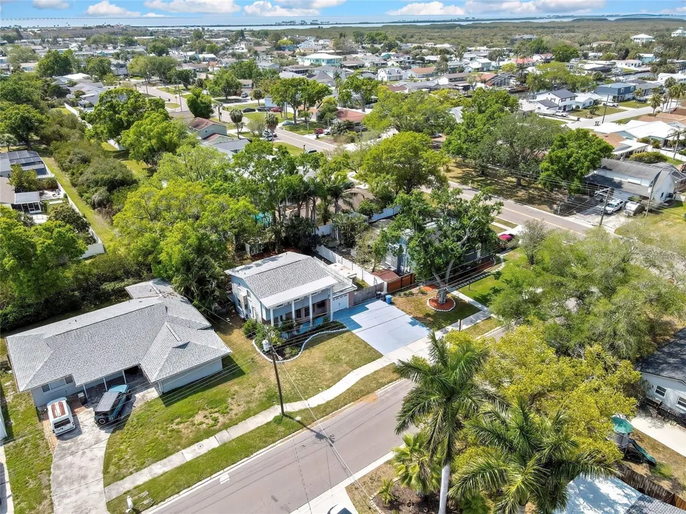 8424 STILLBROOK AVENUE Tampa, FL 33615
